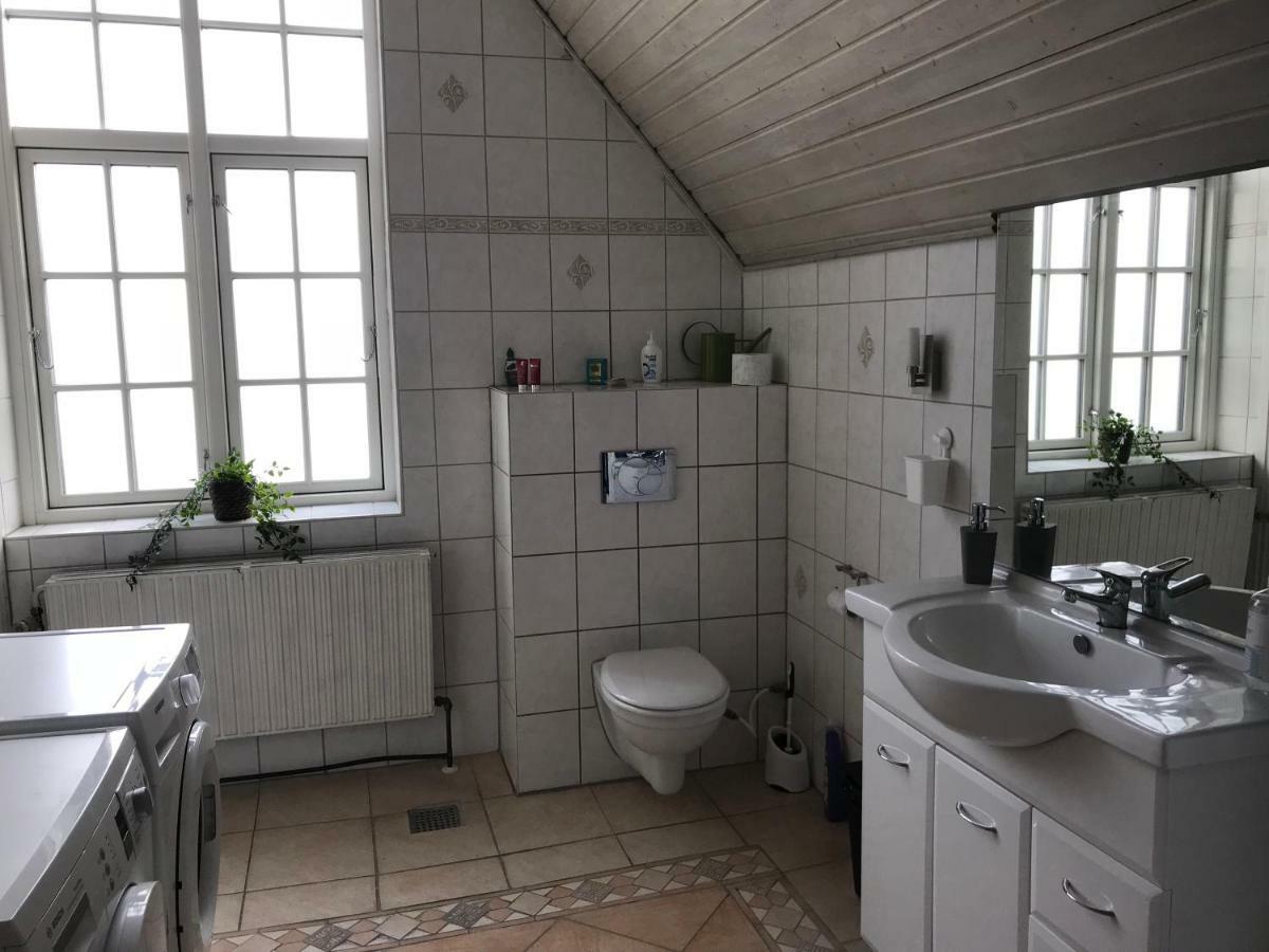Centralt I Gentofte I 2 Plan, Ved S-Tog Og Busser Zewnętrze zdjęcie