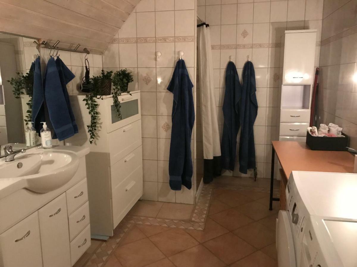 Centralt I Gentofte I 2 Plan, Ved S-Tog Og Busser Zewnętrze zdjęcie
